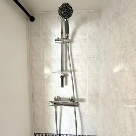 Joli Studio, Idealement Situe, Tres Proche Gare Апартаменты *