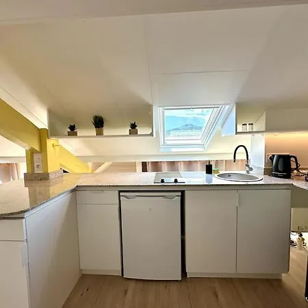 Joli Studio, Idealement Situe, Tres Proche Gare Nizza